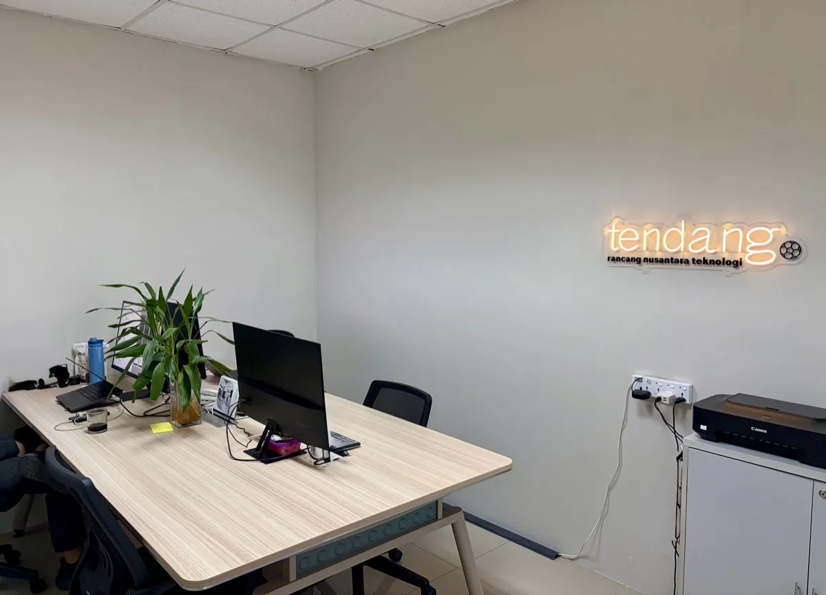 Rancang Teknologi office workspace